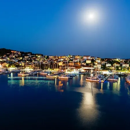 In Okrug Donji With Sea View, Balcony, Air Conditioning, Wifi 5166-5 Διαμέρισμα