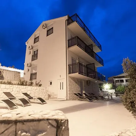 In Okrug Donji With Sea View, Balcony, Air Conditioning, Wifi 5166-5