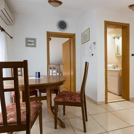 In Okrug Donji With Sea View, Balcony, Air Conditioning, Wifi 5166-5 Apartment *