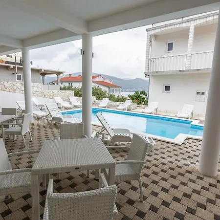 In Okrug Donji With Sea View, Balcony, Air Conditioning, Wifi 5166-5 * Donji Okrug (Ciovo)